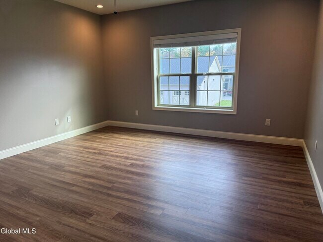 Building Photo - 48 Bavarian Wy