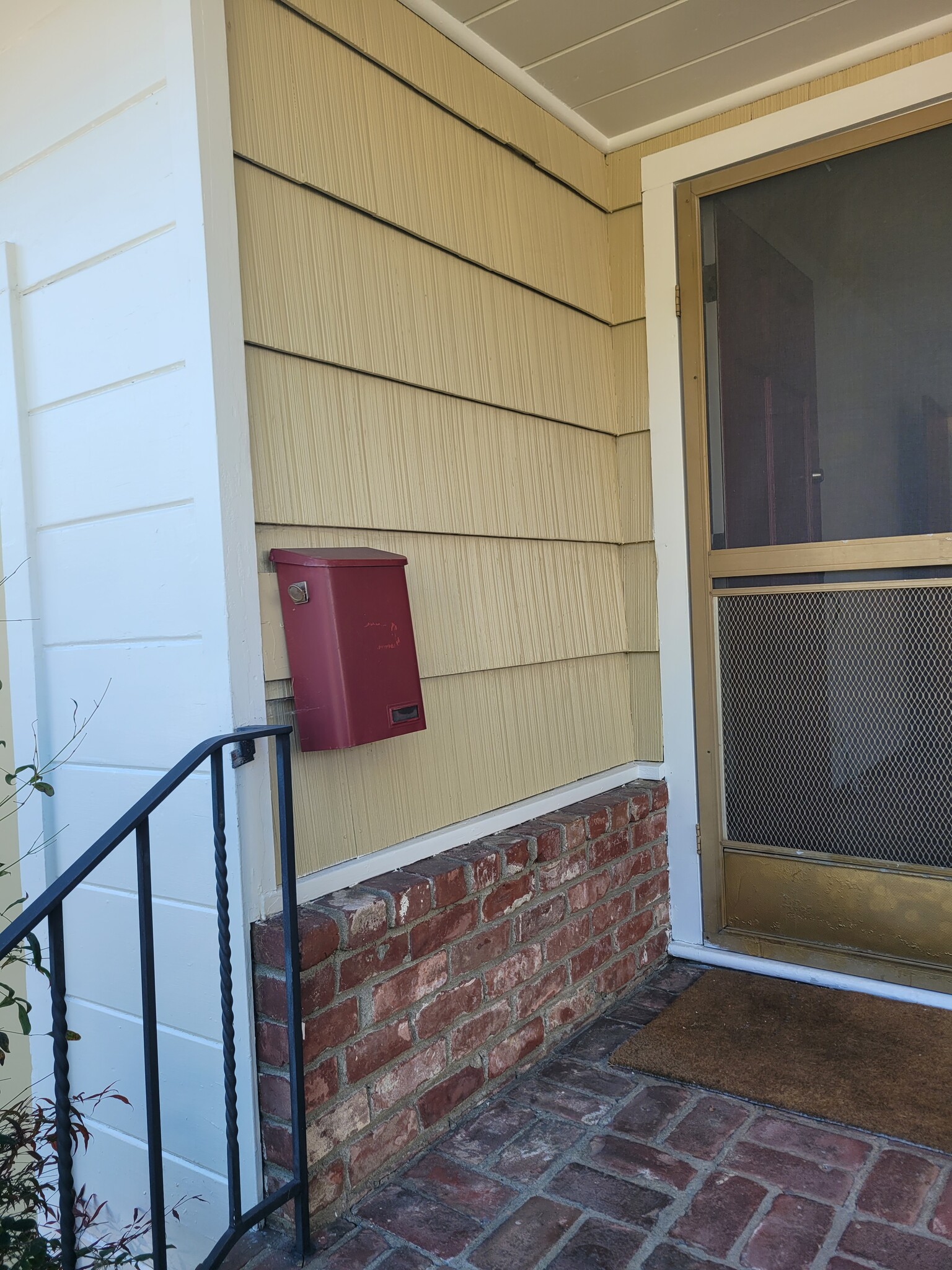 Building Photo - 5363 James Ave