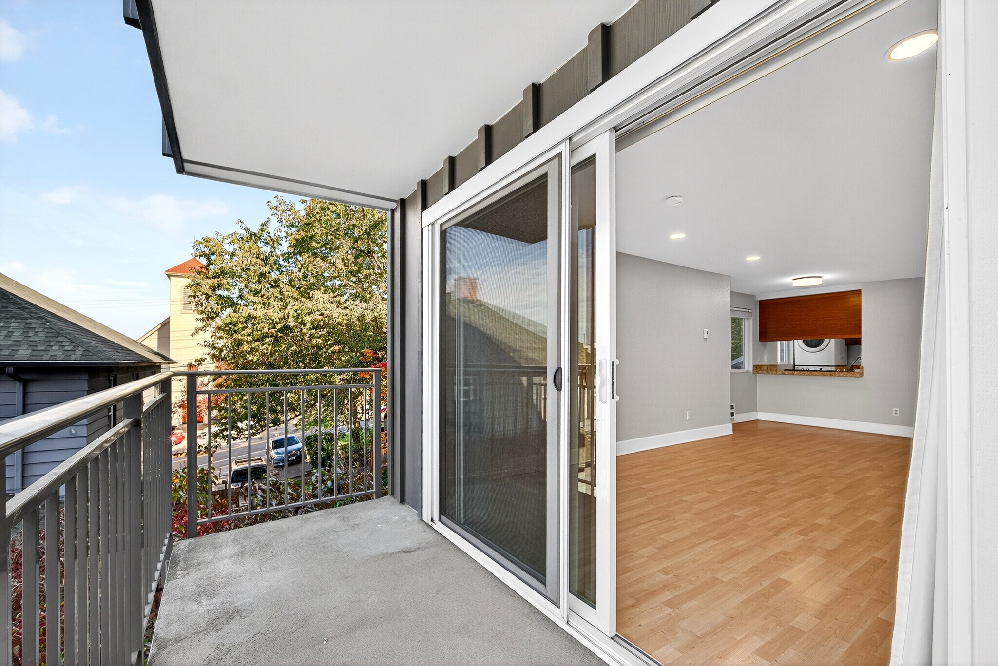 Deck - 3053 14th Ave W