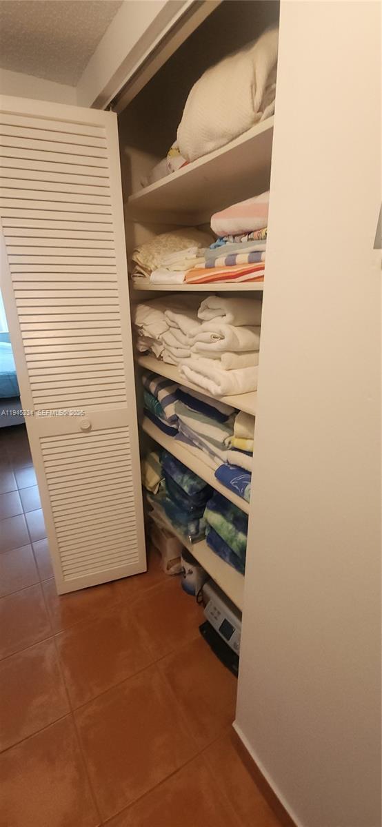 Building Photo - 1985 S Ocean Dr