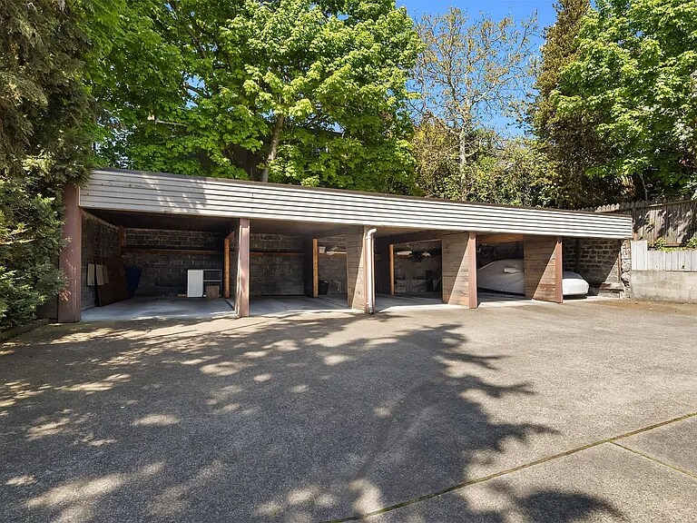 Building Photo - 909 4th Ave N