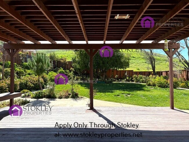 Building Photo - 1105 Rock Creek Way