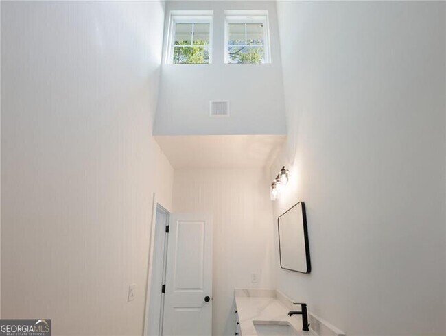 Building Photo - 2438 Shadburn Ferry Dr