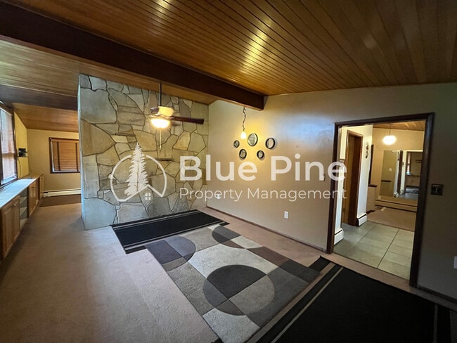 Building Photo - 755 9th St