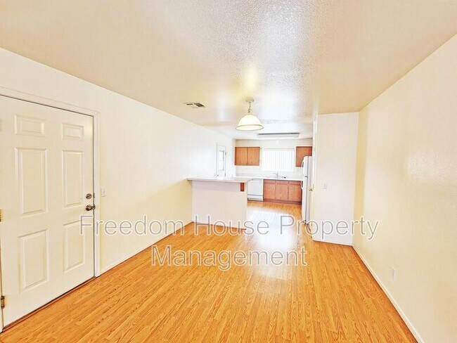 Building Photo - 1850 Pershing Ave