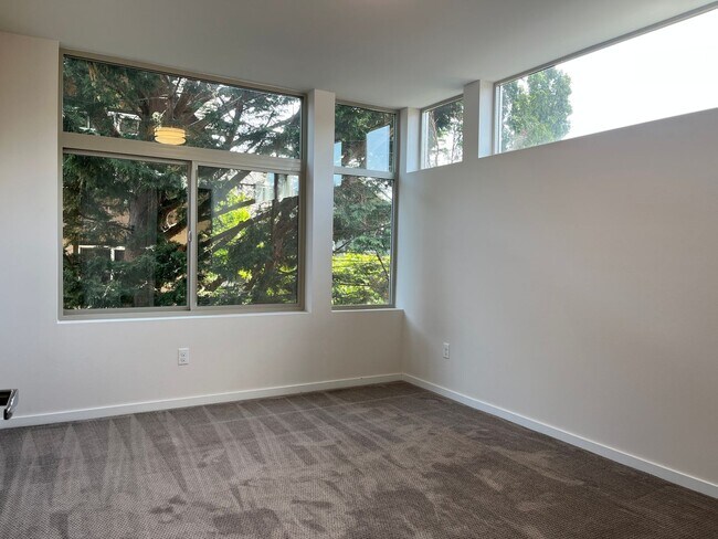 Building Photo - Charming Modern Stand-Alone Home in Ballar...