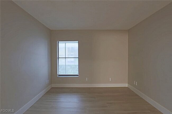 Building Photo - 5329 Summerlin Rd