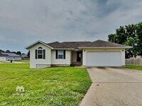 Building Photo - 2628 E Moonlight St