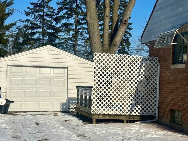 Building Photo - 2156 Downey Rd