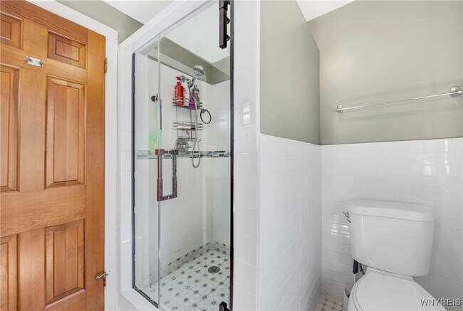 Building Photo - 71 Chaumont Dr