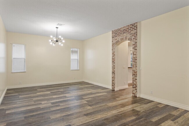 Building Photo - 175 NW Willow Grove Ave