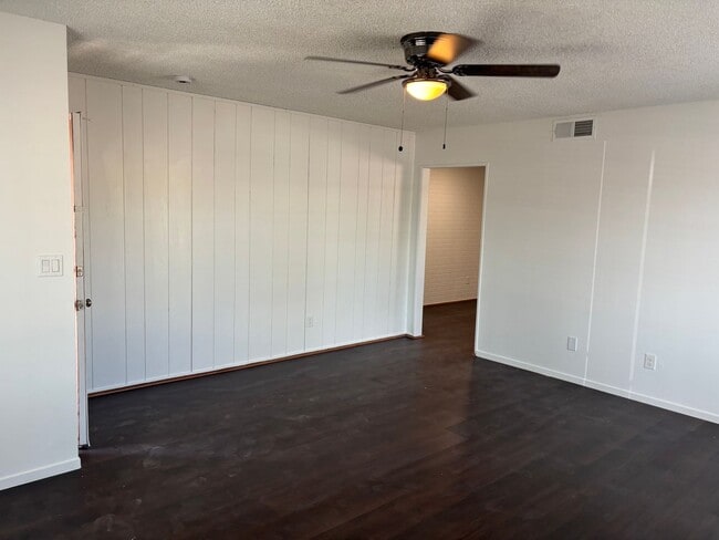 Building Photo - Charming Single-Story 4 Bed 2 Bath