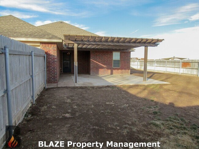 Building Photo - City View 4 Bedroom