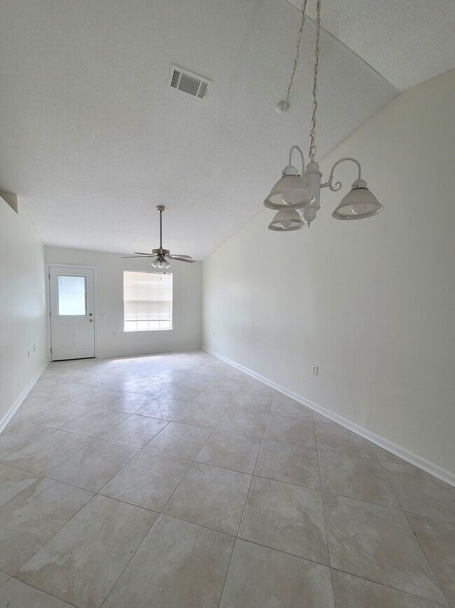 Building Photo - 9623 Cobblebrook Dr