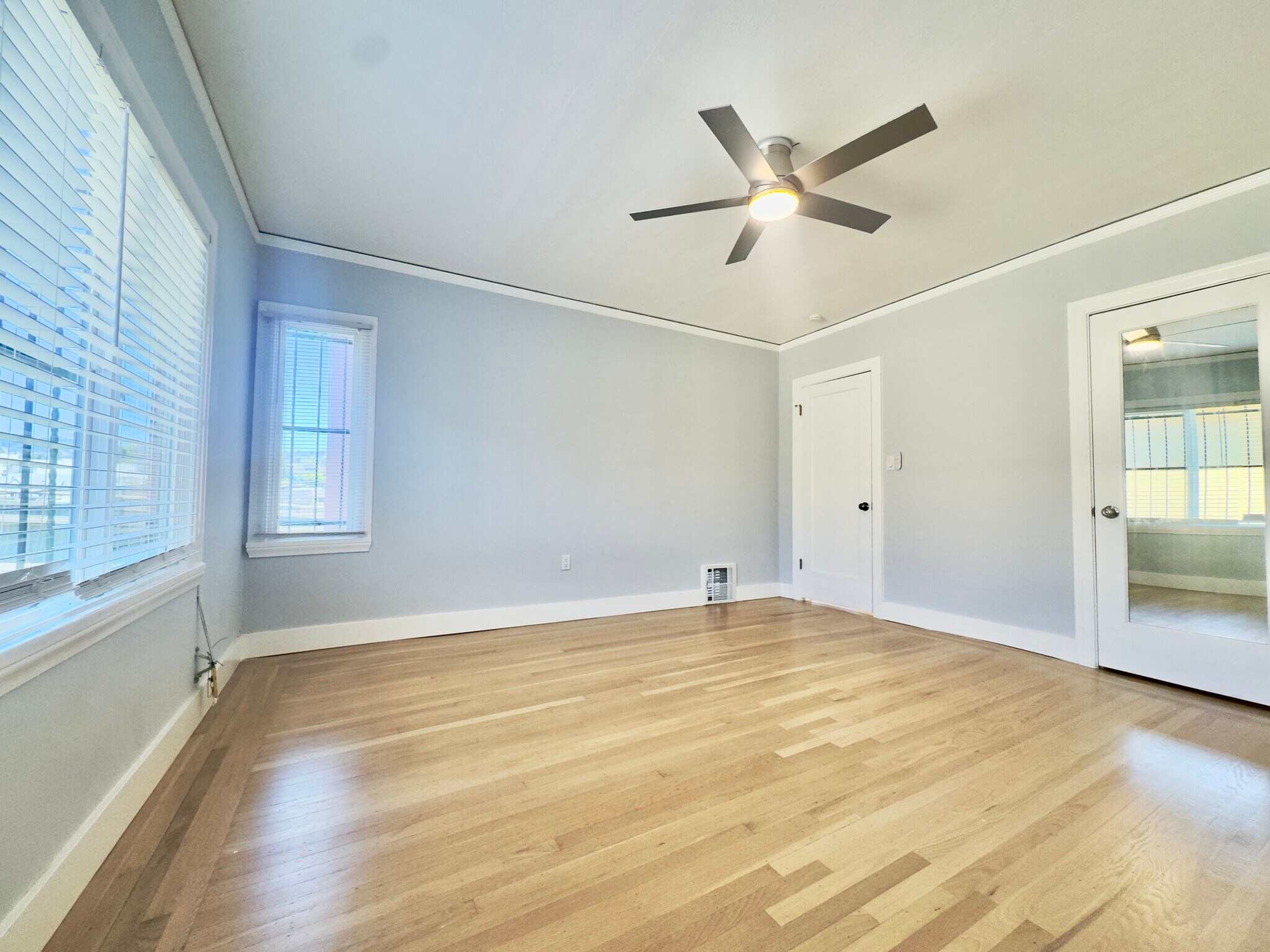 Building Photo - 161 Perry Pl