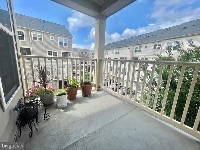 Building Photo - 5221 Sable Ct