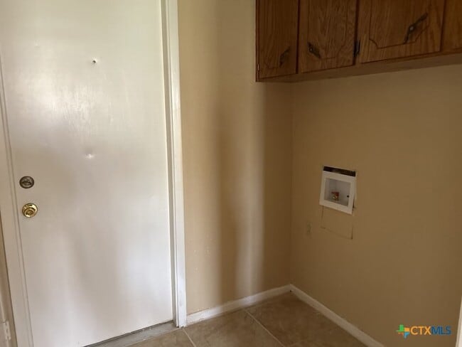 Building Photo - 3313 Sungate Dr