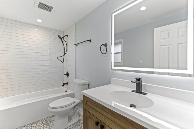 Building Photo - 8409 Newland Ave