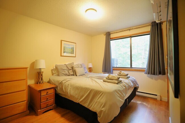 Building Photo - Seasonal 6 Month Lease Available! Charming 2-bedroom, 2-bathroom townhouse at Winterbrook Village