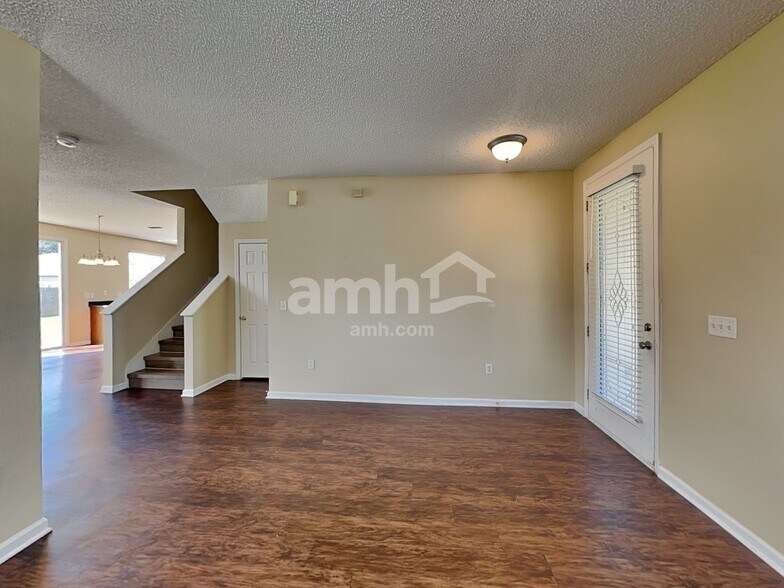 Building Photo - 11484 Brian Lakes Dr N