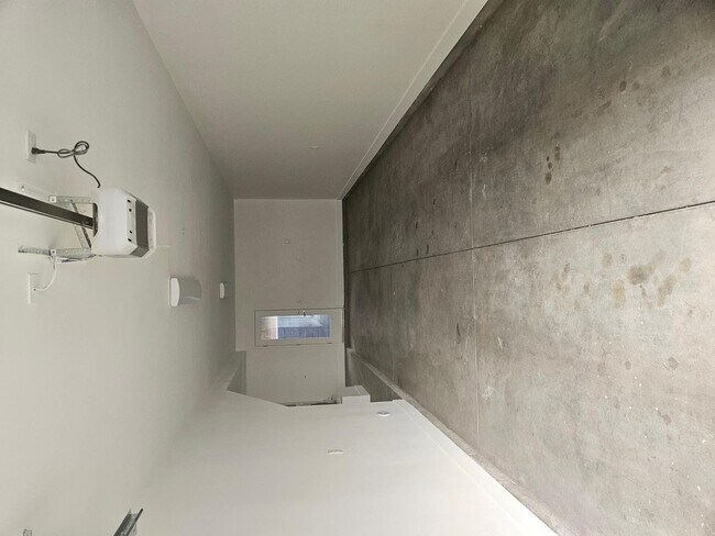 Building Photo - 283 S Roosevelt St