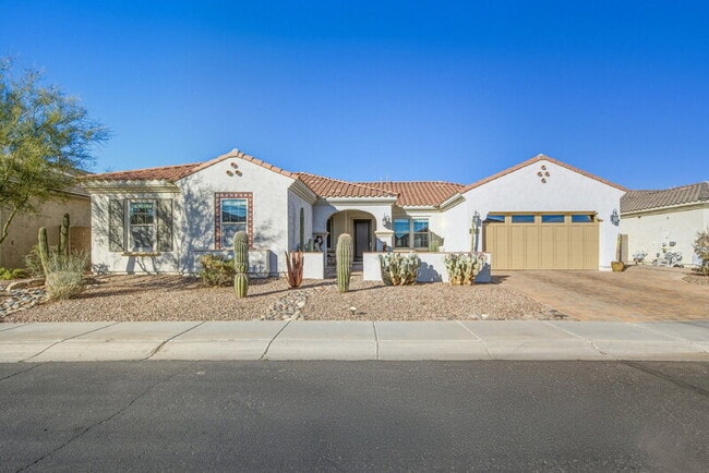 Building Photo - 3930 E Iris Dr
