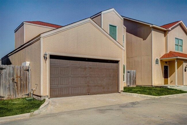 Building Photo - 8622 Torcello St