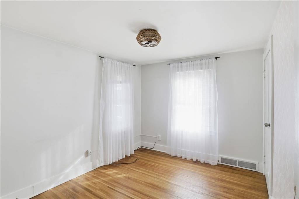 Upper Bedroom - 4232 Lake Ave