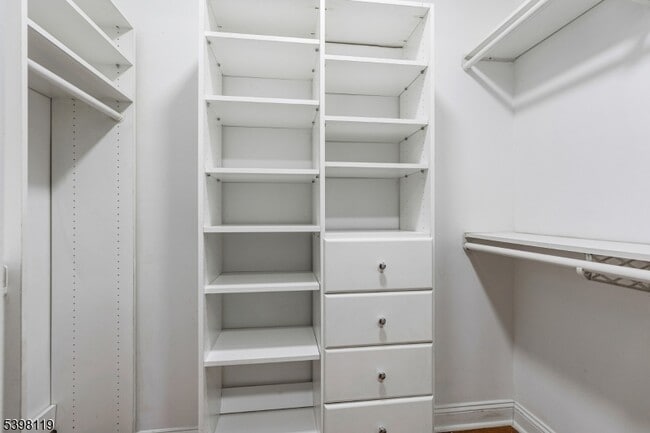 Building Photo - 225 Windmill Ct