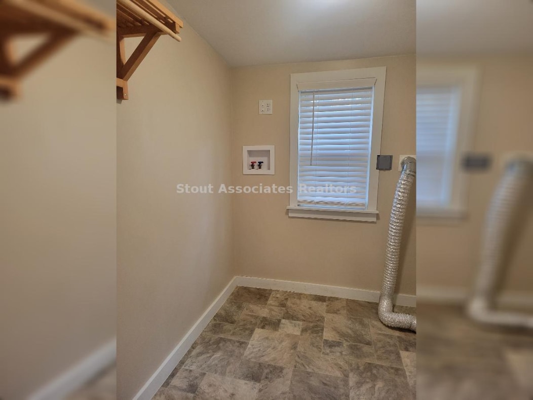 Building Photo - 349 N Centre Ave