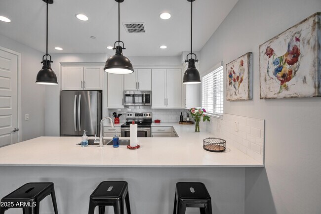 Building Photo - 4100 S Pinelake Way