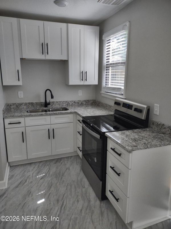 Building Photo - 1552 Naldo Ave
