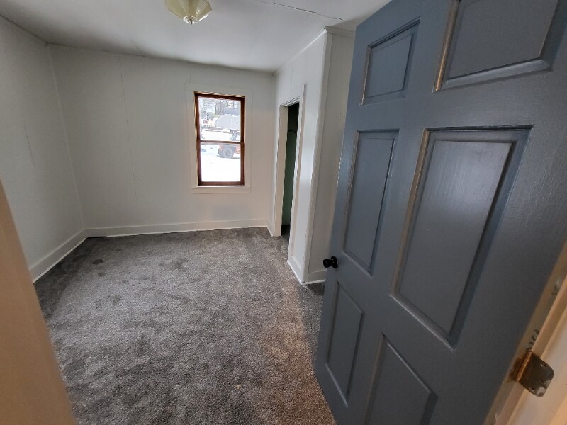 Building Photo - 100 Church St