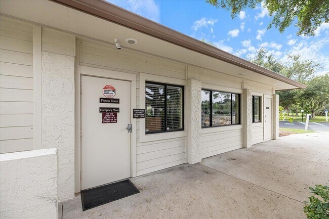 Building Photo - 618 Bird Bay Dr S