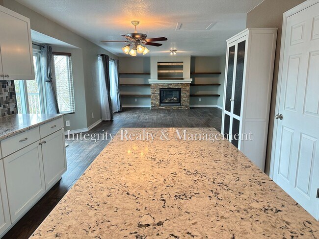 Building Photo - 7402 Eagle Rock Dr