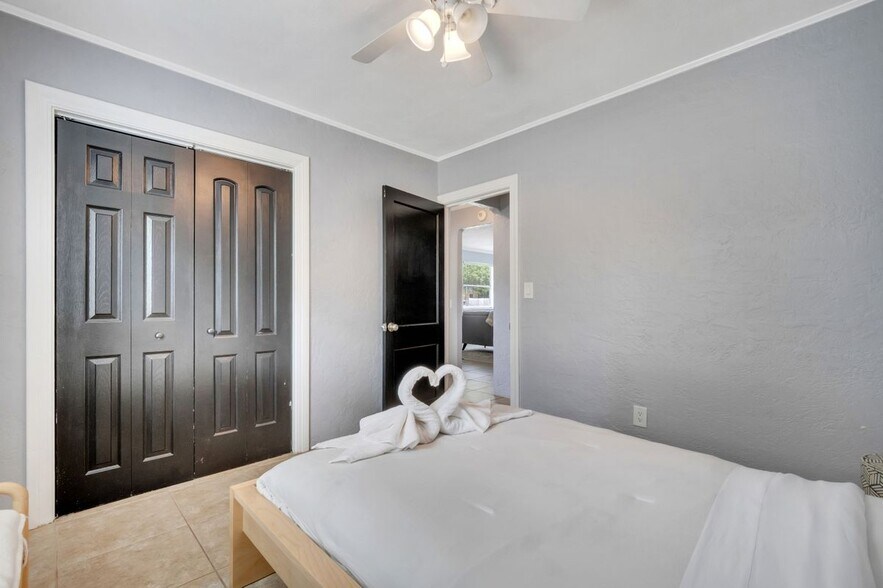 Building Photo - 415 S Hyer Ave