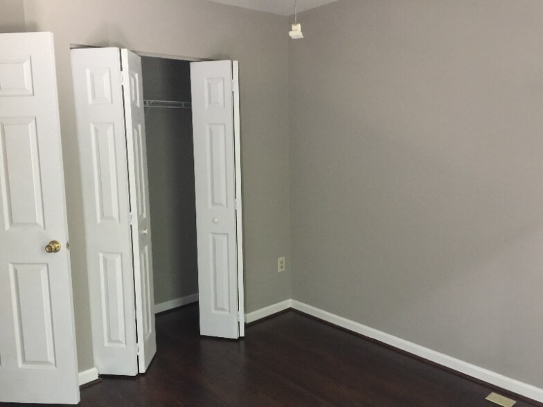 Building Photo - 43 Windbluff Ct