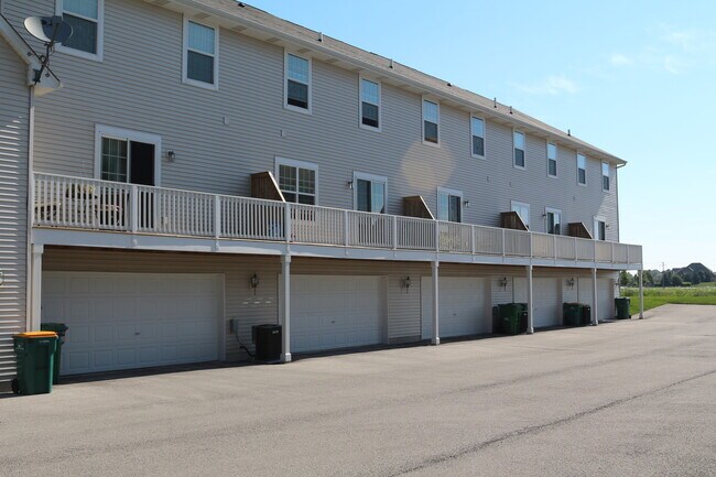 Building Photo - 2206 Concord Dr