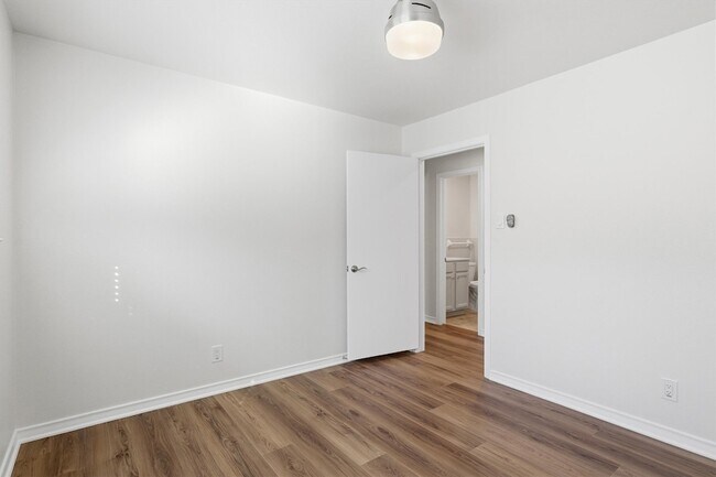 Building Photo - 8739 Ukiah Dr