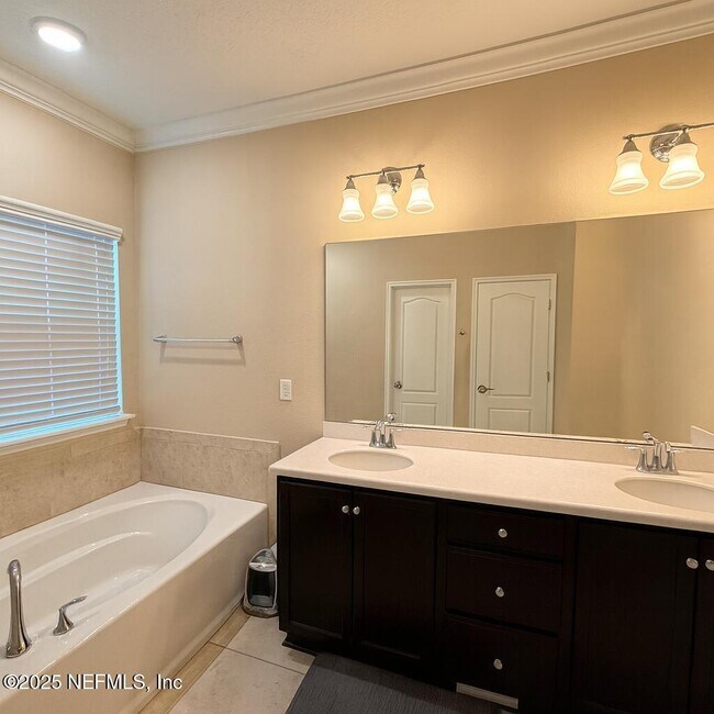 Building Photo - 7292 Claremont Creek Dr