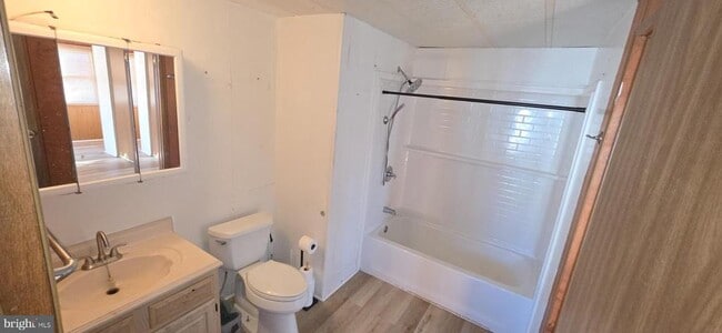 Building Photo - 45 High Wind Ln