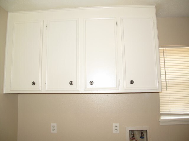 Building Photo - 702 Oder Ln