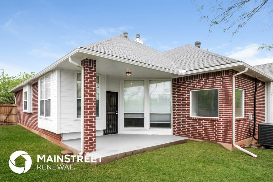 Building Photo - 1125 Oak Creek Dr