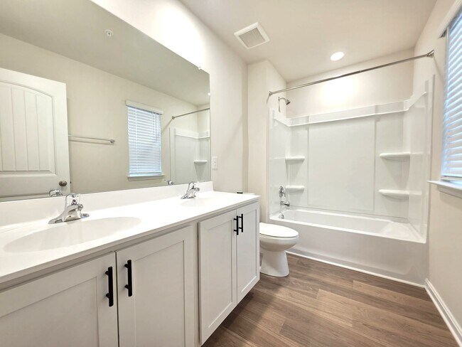 Building Photo - 1120 Wintermead Lp