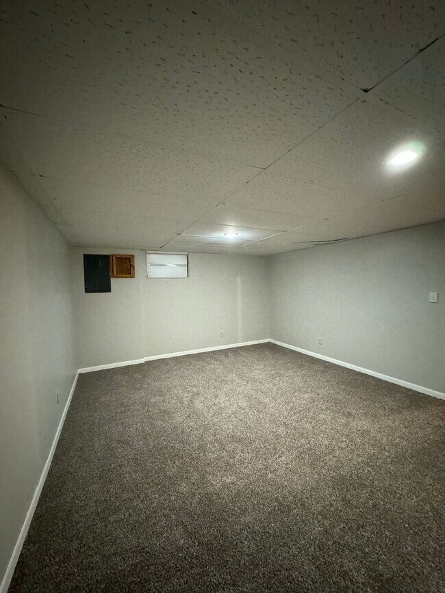 Building Photo - 5330 Westridge Rd