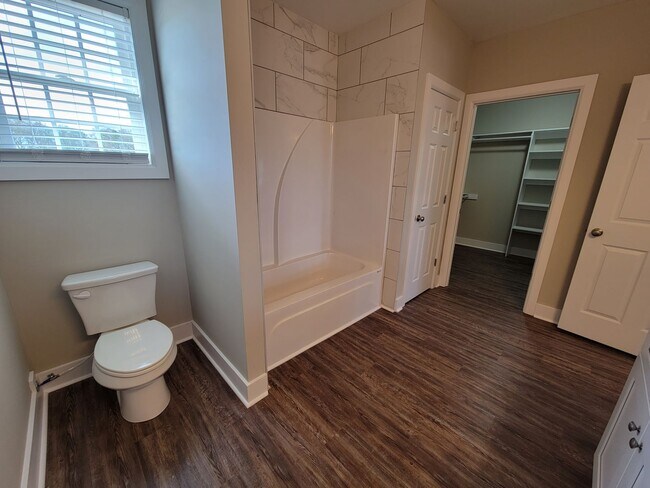 Building Photo - 4137 US-301