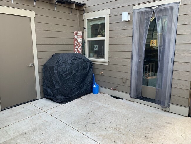 Building Photo - 20132 Reed Ln