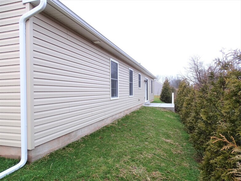 Building Photo - 207 Abbey Ln