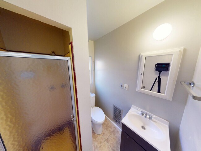 Building Photo - 5375 E Falls View Dr