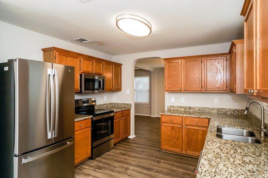 Building Photo - 10502 Marigold Bay